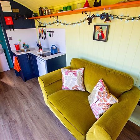 The Gambo Shepherd'S Hut Kidwelly Buitenkant foto