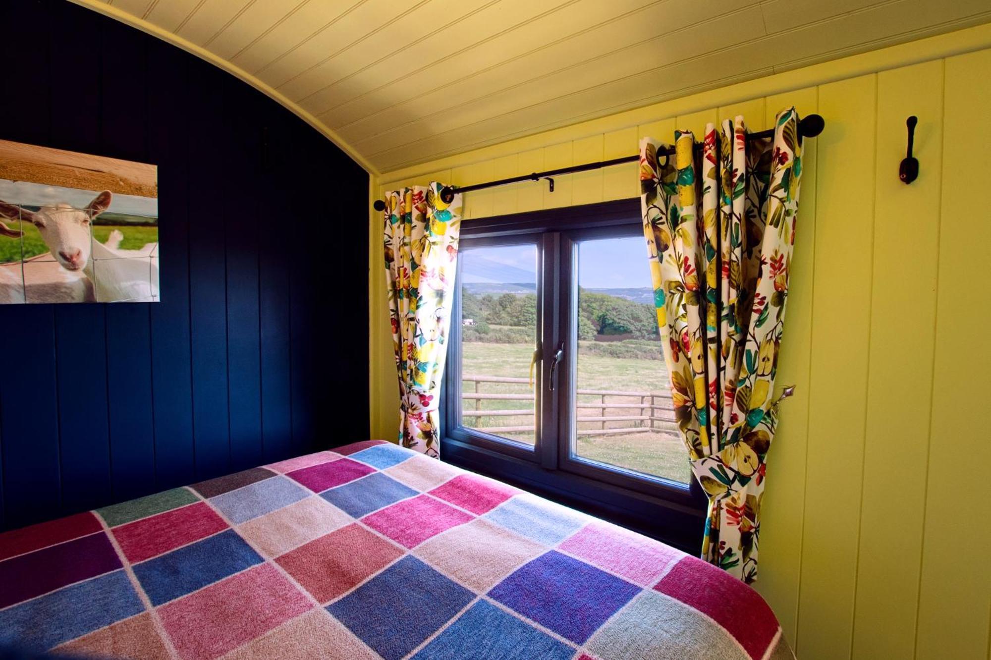 The Gambo Shepherd'S Hut Kidwelly Buitenkant foto